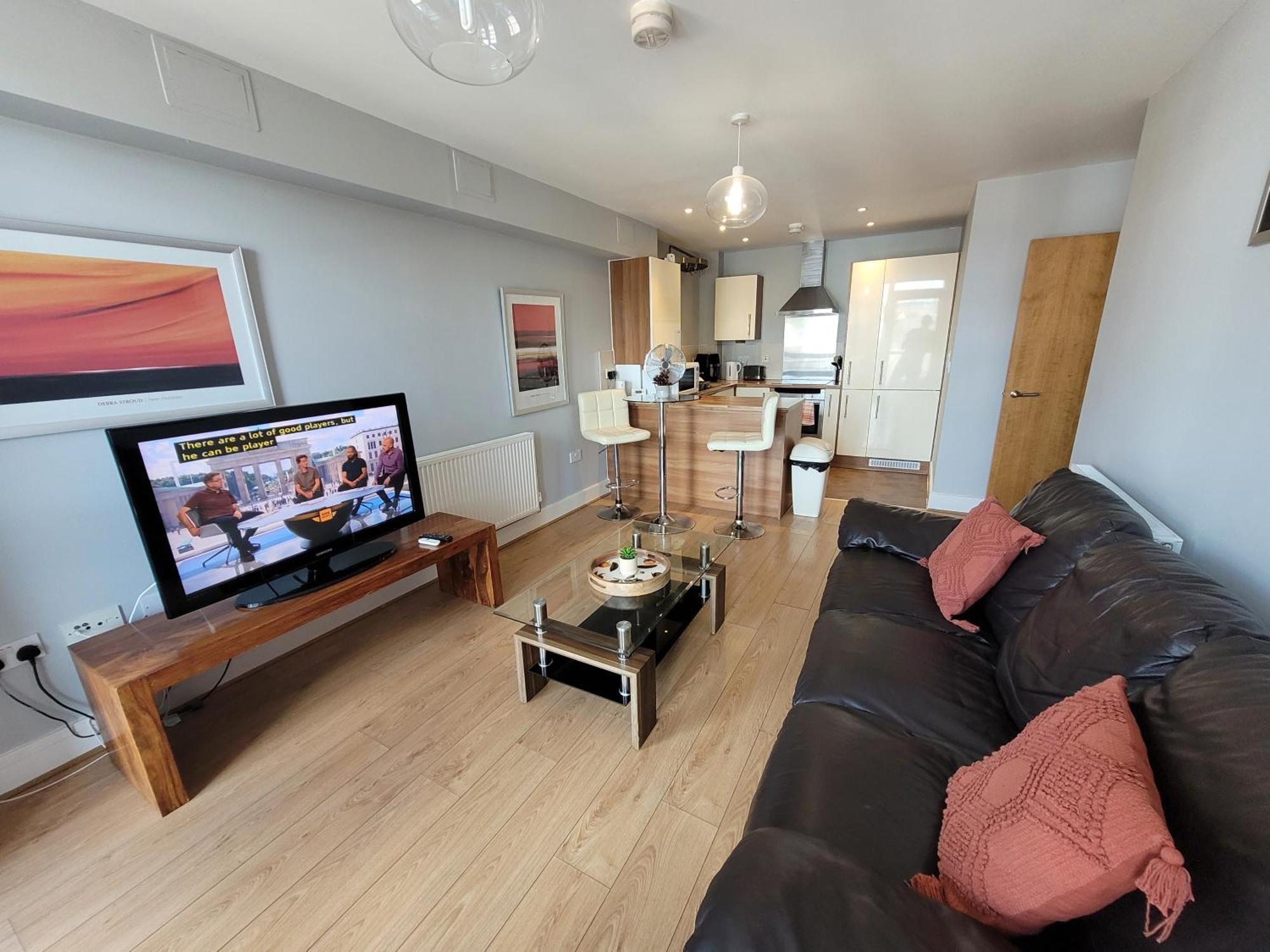 Lesley Court- A Lovely Spacious 2 Bedroom Apartment By Catchpole Stays Chelmsford Extérieur photo