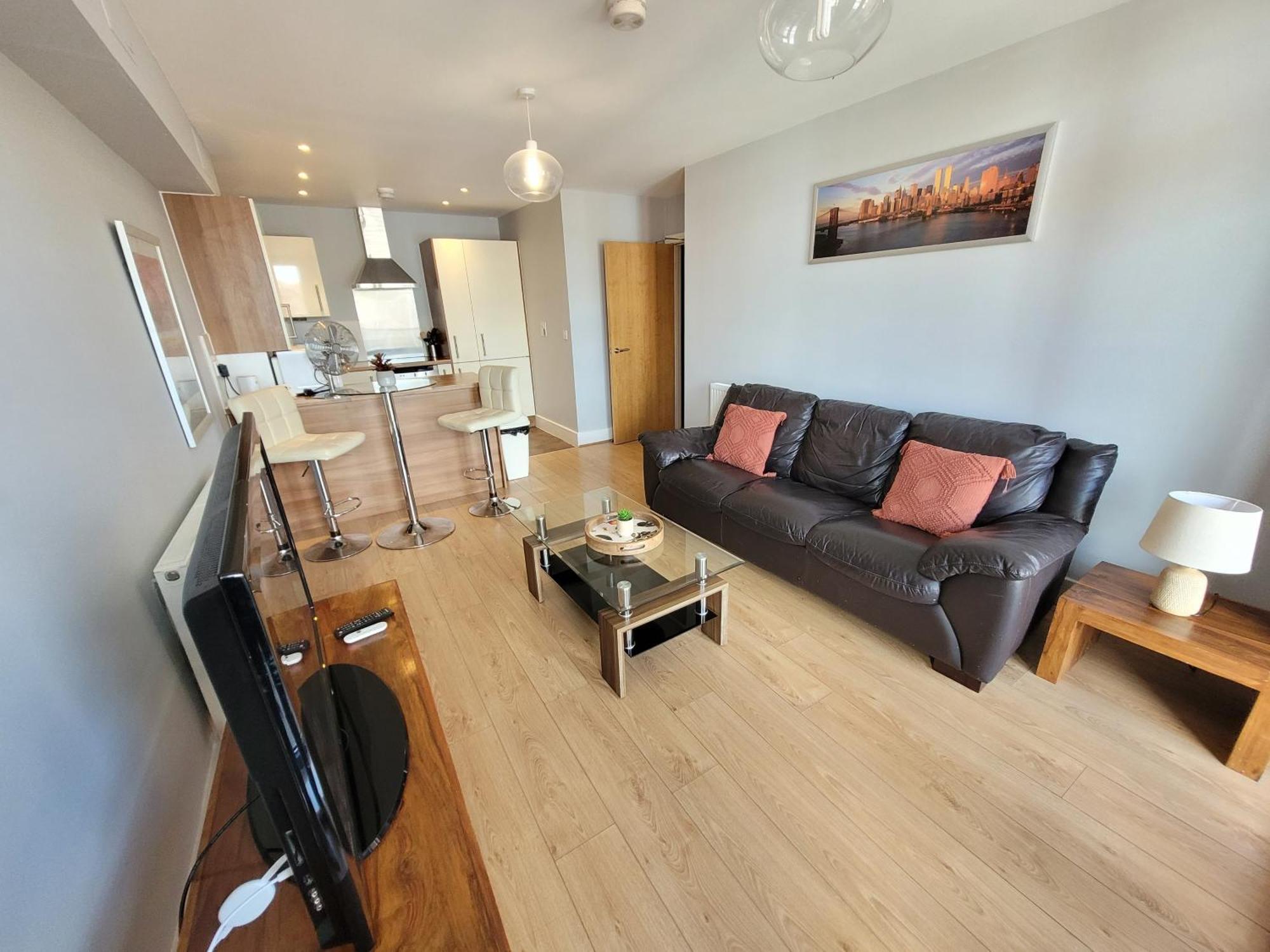 Lesley Court- A Lovely Spacious 2 Bedroom Apartment By Catchpole Stays Chelmsford Extérieur photo
