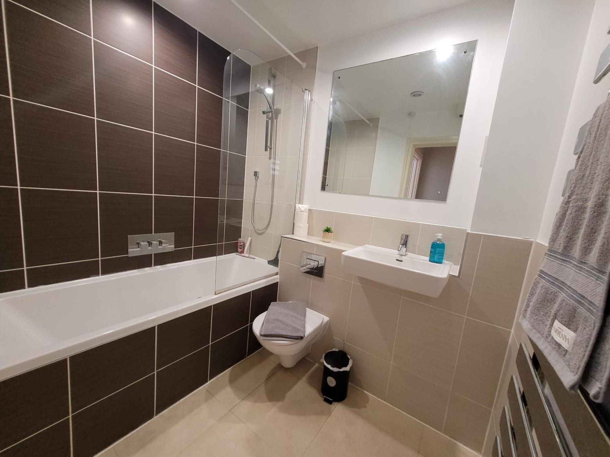 Lesley Court- A Lovely Spacious 2 Bedroom Apartment By Catchpole Stays Chelmsford Extérieur photo
